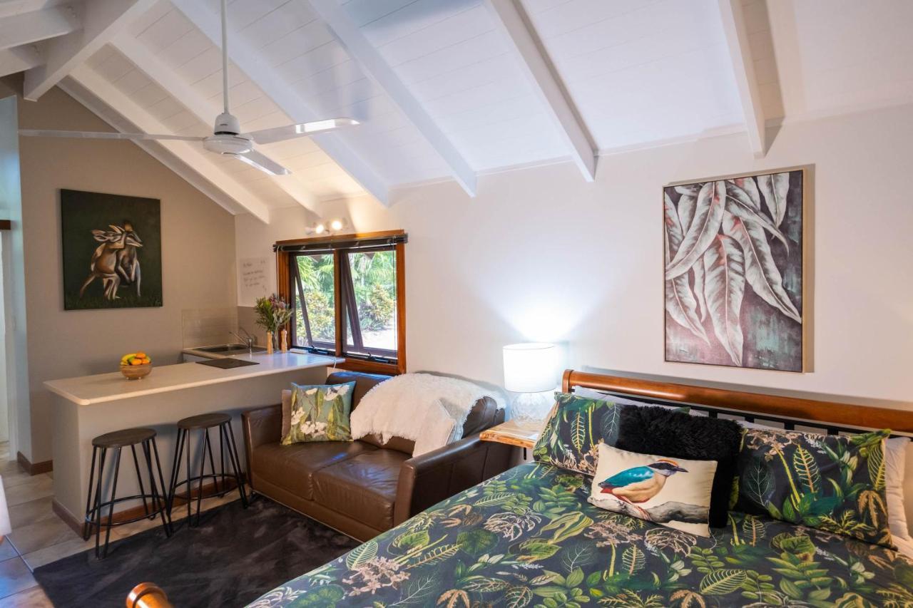 Airlie Beach Eco Cabins - Adults Only Экстерьер фото